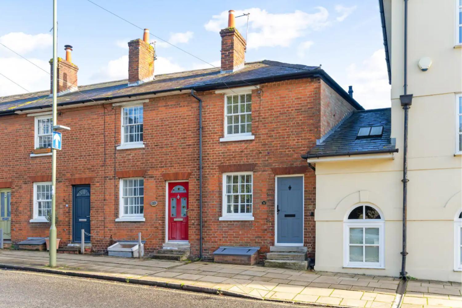 2 Bedrooms Stylish, Gorgeous, Westgate Cottage Retreat, Central Winchester, Free On-Street Parking Permit, With Garden Close To Cathedral - Sleeps 6, Pets Are Welcome, Summer Special Offer! - By Blue Puffin Stays 외부 사진