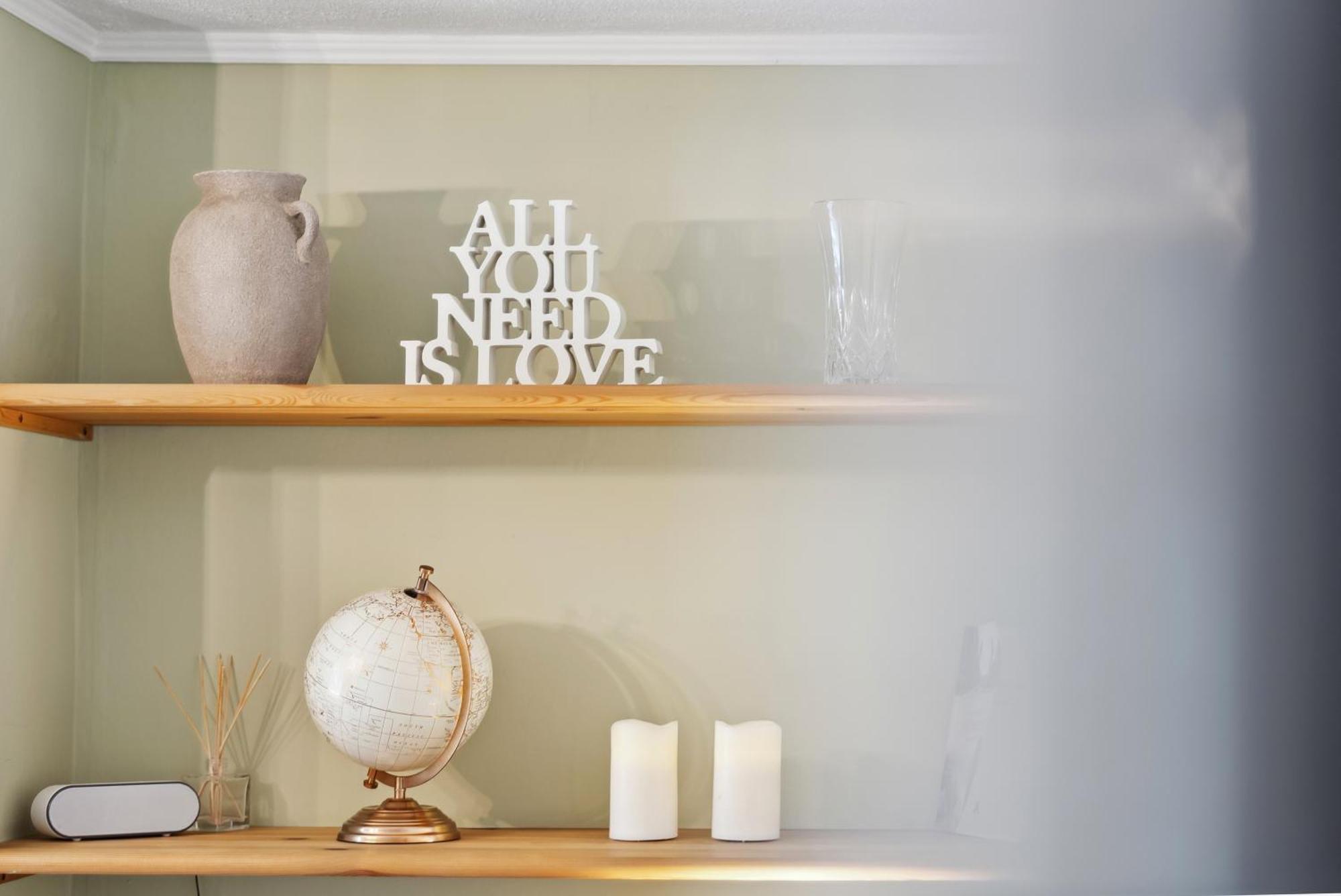 2 Bedrooms Stylish, Gorgeous, Westgate Cottage Retreat, Central Winchester, Free On-Street Parking Permit, With Garden Close To Cathedral - Sleeps 6, Pets Are Welcome, Summer Special Offer! - By Blue Puffin Stays 외부 사진